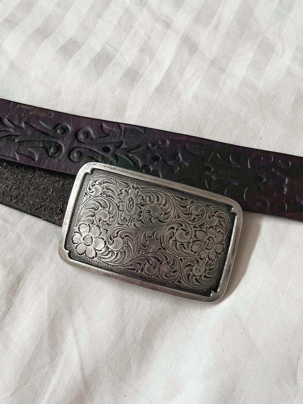 Vintage Fossil Brown Leather Belt | Engraved Floral Buckle | Women’s Small - Picture 9 of 13